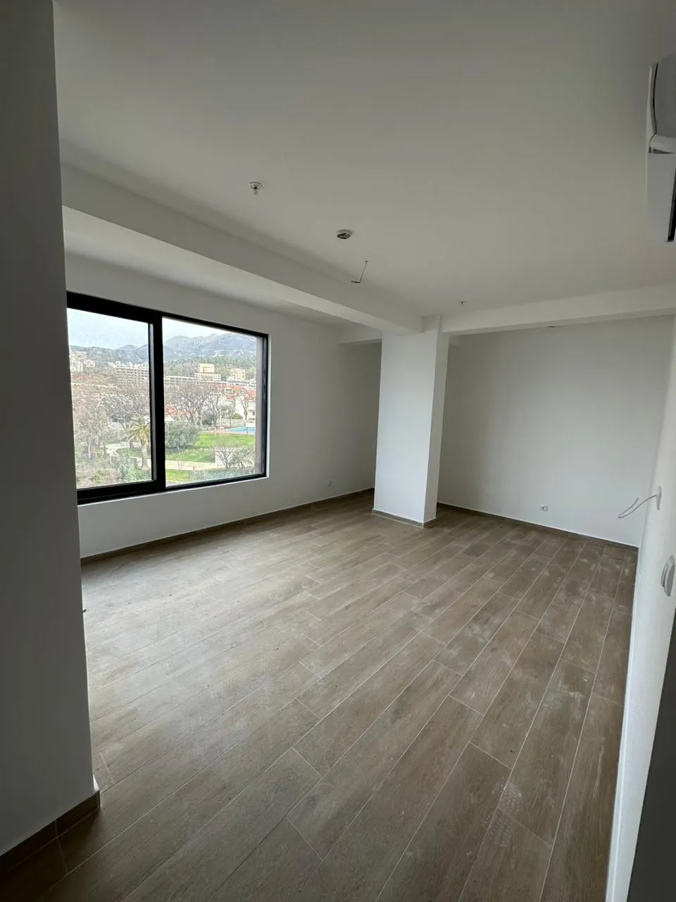 For sale apartments in a complex in Rafailovici